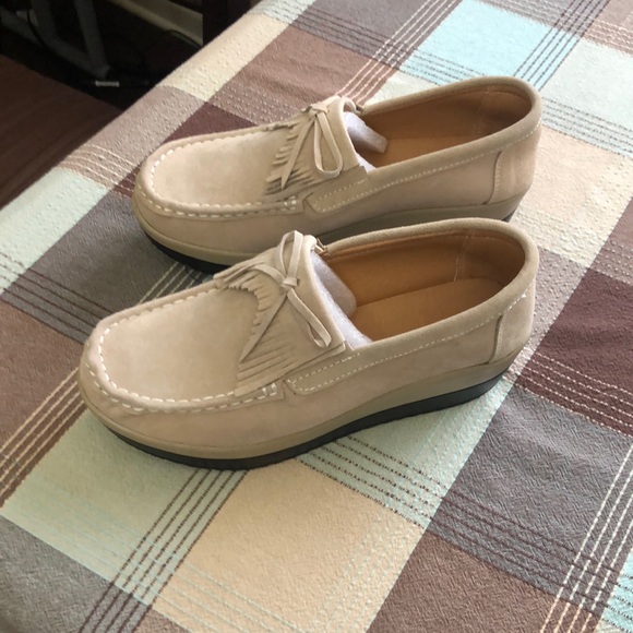 SKU JYS Shoes - BEIGE SUEDE PLATFORM MOCCASINS -WOMENS SIZE 7 NEW NEVER USE